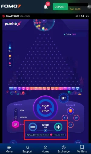 SmartSoft Plinko X Game interface showing the total bet section with adjustable amount and game version options.